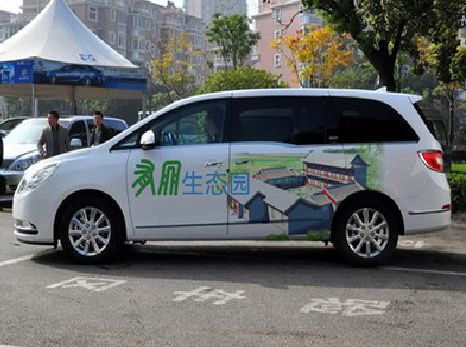 新邵户外车贴喷绘如何保持效果?